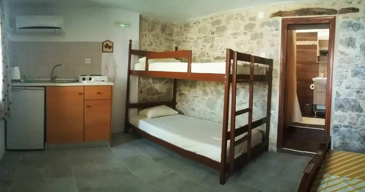 Spiros Apartments Livadia  Extérieur photo